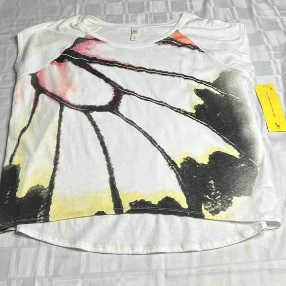 LOLE BEV TOP , graphic tee shirt , boxy , short raglan sleeves, hi low ,abstract - Picture 9 of 14